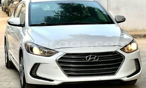 Buy Used Hyundai Elantra White Car in Dakar in Dakar Buy Used Hyundai Elantra White Car in Dakar in Dakar