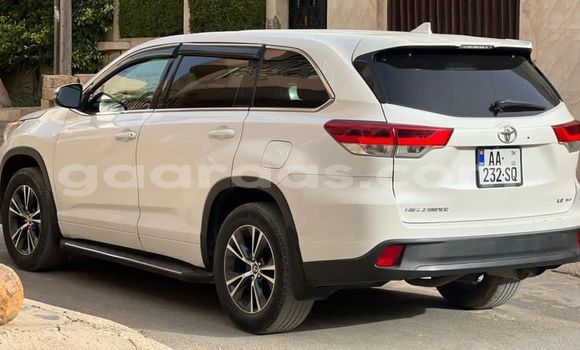 Dieundeu Occasion Toyota Highlander White Auto in Dakar in Dakar Dieundeu Occasion Toyota Highlander White Auto in Dakar in Dakar