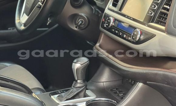 Dieundeu Occasion Toyota Highlander White Auto in Dakar in Dakar Dieundeu Occasion Toyota Highlander White Auto in Dakar in Dakar