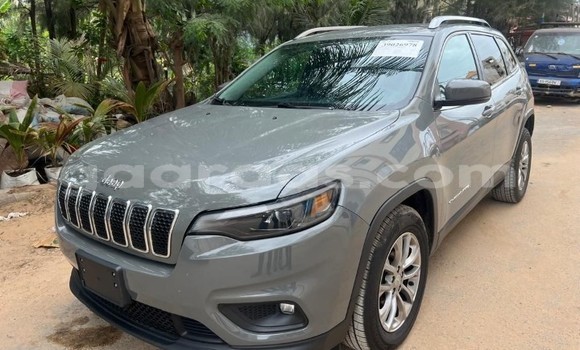 Buy Used Jeep Cherokee Silver Car in Dakar in Dakar Buy Used Jeep Cherokee Silver Car in Dakar in Dakar
