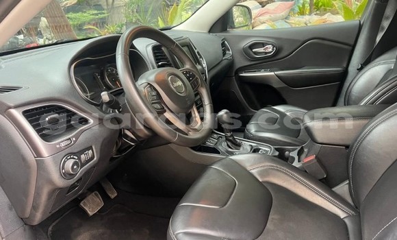 Buy Used Jeep Cherokee Silver Car in Dakar in Dakar Buy Used Jeep Cherokee Silver Car in Dakar in Dakar