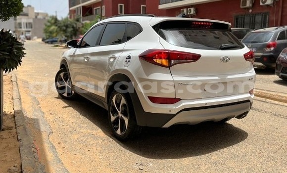 Buy Used Hyundai Tucson White Car in Dakar in Dakar Buy Used Hyundai Tucson White Car in Dakar in Dakar