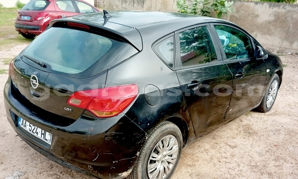 Buy Used Opel Astra Black Car in Tivaouane in Region of Thiès