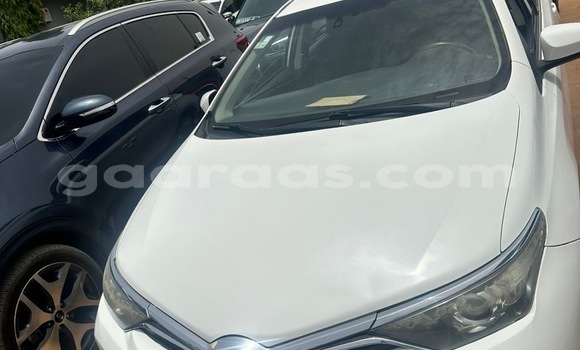 Acheter Occasion Voiture Toyota Auris Blanc à Dakar, Dakar Acheter Occasion Voiture Toyota Auris Blanc à Dakar, Dakar