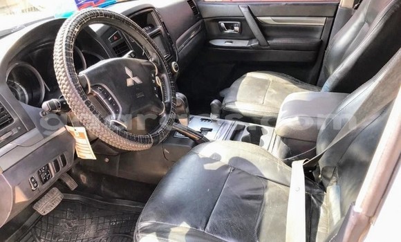 Dieundeu Occasion Mitsubishi Pajero Silver Auto in Dakar in Dakar Dieundeu Occasion Mitsubishi Pajero Silver Auto in Dakar in Dakar