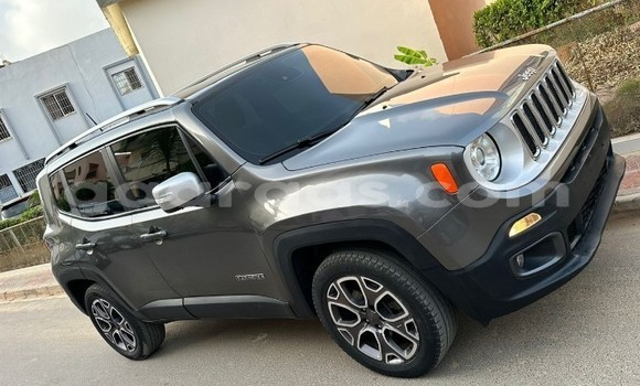 Dieundeu Occasion Jeep Renegade Silver Auto in Dakar in Dakar Dieundeu Occasion Jeep Renegade Silver Auto in Dakar in Dakar