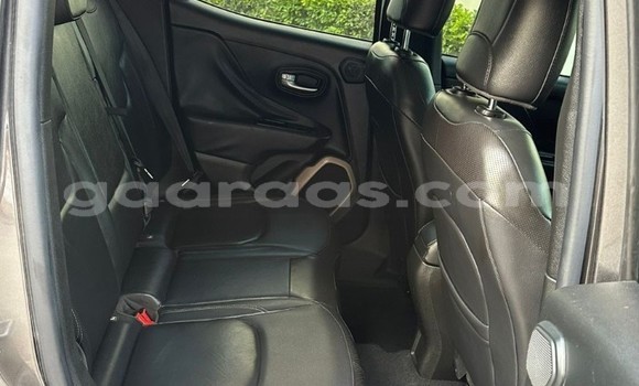 Dieundeu Occasion Jeep Renegade Silver Auto in Dakar in Dakar Dieundeu Occasion Jeep Renegade Silver Auto in Dakar in Dakar