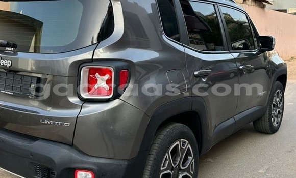 Dieundeu Occasion Jeep Renegade Silver Auto in Dakar in Dakar Dieundeu Occasion Jeep Renegade Silver Auto in Dakar in Dakar