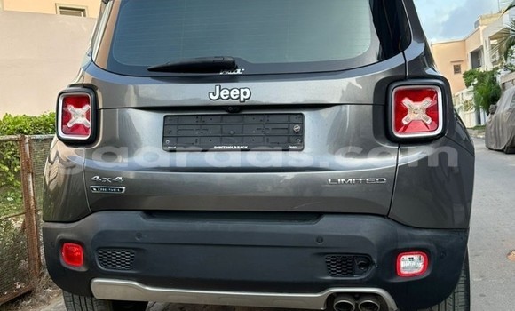 Dieundeu Occasion Jeep Renegade Silver Auto in Dakar in Dakar Dieundeu Occasion Jeep Renegade Silver Auto in Dakar in Dakar