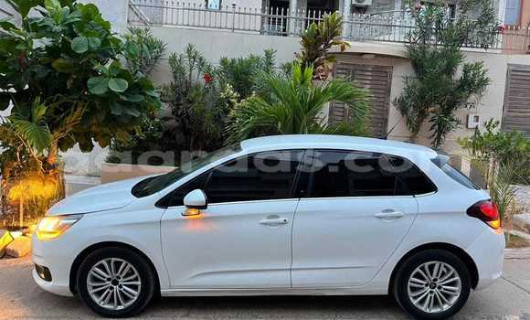 Acheter Occasion Voiture Citroen C4 Blanc à Dakar, Dakar Acheter Occasion Voiture Citroen C4 Blanc à Dakar, Dakar