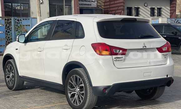 Buy Used Mitsubishi Outlander White Car in Dakar in Dakar Buy Used Mitsubishi Outlander White Car in Dakar in Dakar