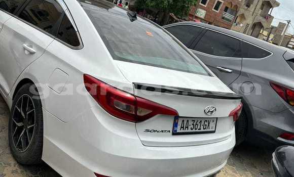 Acheter Occasion Voiture Hyundai Sonata Blanc à Dakar, Dakar Acheter Occasion Voiture Hyundai Sonata Blanc à Dakar, Dakar