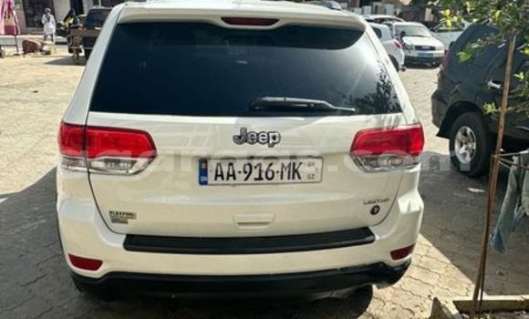 Dieundeu Occasion Jeep Grand Cherokee White Auto in Dakar in Dakar Dieundeu Occasion Jeep Grand Cherokee White Auto in Dakar in Dakar