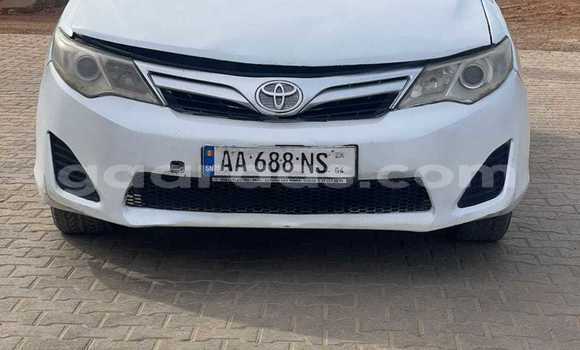 Buy Used Toyota Camry White Car in Dakar in Dakar