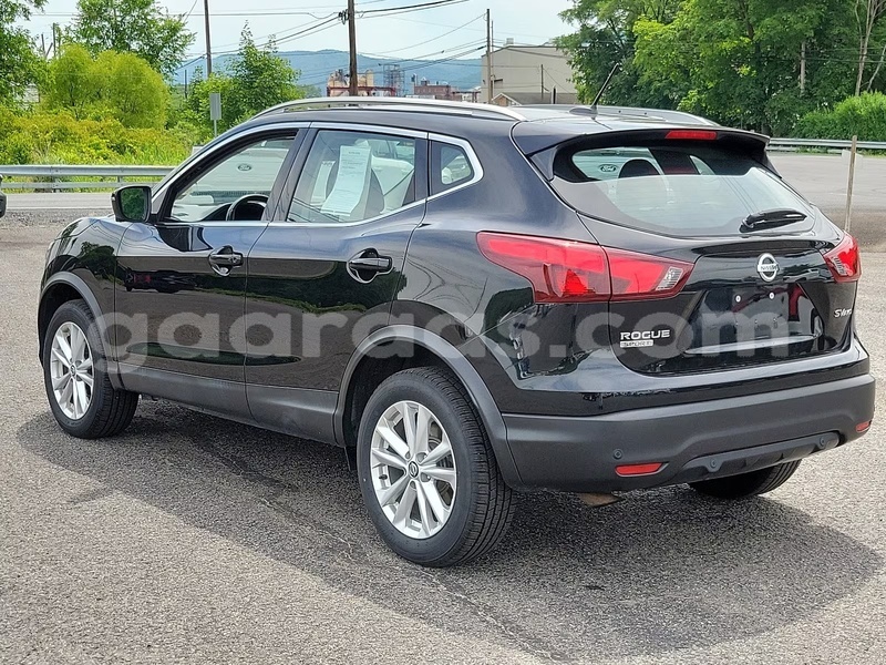 Big with watermark nissan rogue dakar import dubai 21808