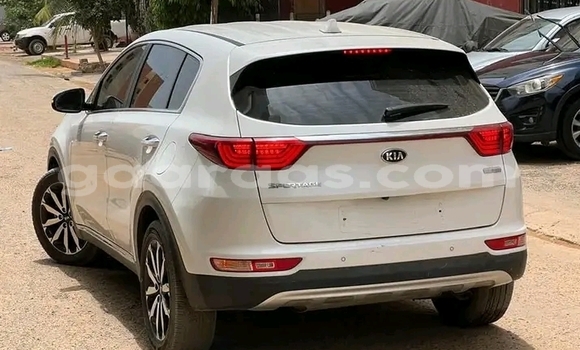 Buy Used Kia Sportage White Car in Dakar in Dakar Buy Used Kia Sportage White Car in Dakar in Dakar