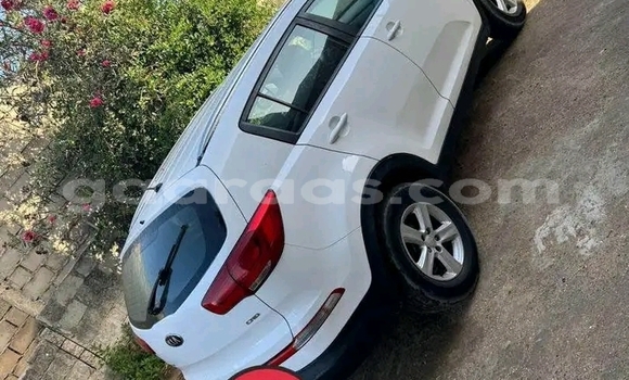 Buy Used Kia Sportage White Car in Dakar in Dakar Buy Used Kia Sportage White Car in Dakar in Dakar