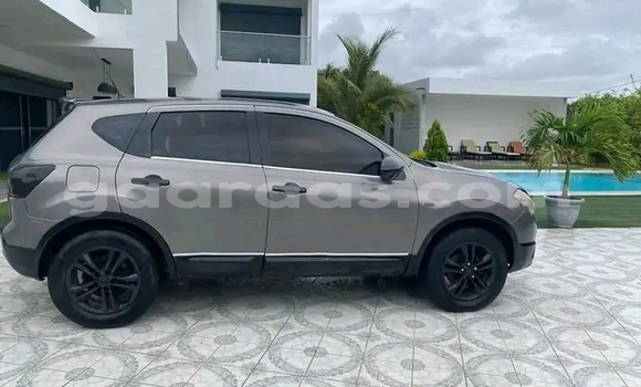 Buy Used Nissan Qashqai Black Car in Dakar in Dakar Buy Used Nissan Qashqai Black Car in Dakar in Dakar