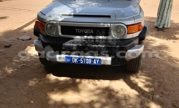 Dieundeu Occasion Toyota FJ Cruiser Silver Auto in Dakar in Dakar Dieundeu Occasion Toyota FJ Cruiser Silver Auto in Dakar in Dakar