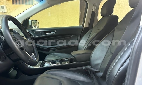 Acheter Import Voiture Ford Edge Gris à Rufisque, Dakar Acheter Import Voiture Ford Edge Gris à Rufisque, Dakar