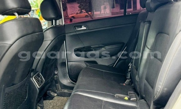 Acheter Occasion Voiture Kia Sportage Blanc à Dakar, Dakar Acheter Occasion Voiture Kia Sportage Blanc à Dakar, Dakar