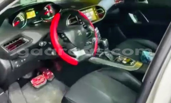 Acheter Occasion Voiture Peugeot 308 Blanc à Dakar, Dakar Acheter Occasion Voiture Peugeot 308 Blanc à Dakar, Dakar