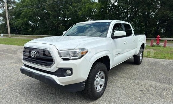 Buy Import Toyota Tacoma White Car in Dakar in Dakar Buy Import Toyota Tacoma White Car in Dakar in Dakar