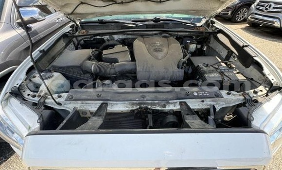 Buy Import Toyota Tacoma White Car in Dakar in Dakar Buy Import Toyota Tacoma White Car in Dakar in Dakar