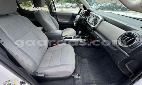 Buy Import Toyota Tacoma White Car in Dakar in Dakar Buy Import Toyota Tacoma White Car in Dakar in Dakar