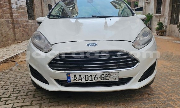 Acheter Occasion Voiture Ford Fiesta Blanc à Dakar, Dakar Acheter Occasion Voiture Ford Fiesta Blanc à Dakar, Dakar