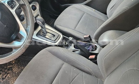 Acheter Occasion Voiture Ford Fiesta Blanc à Dakar, Dakar Acheter Occasion Voiture Ford Fiesta Blanc à Dakar, Dakar