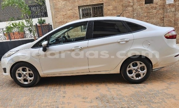 Acheter Occasion Voiture Ford Fiesta Blanc à Dakar, Dakar Acheter Occasion Voiture Ford Fiesta Blanc à Dakar, Dakar