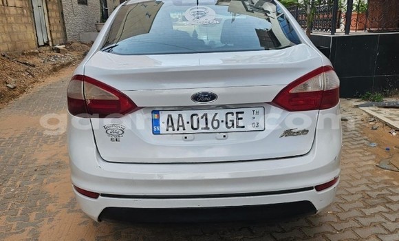 Acheter Occasion Voiture Ford Fiesta Blanc à Dakar, Dakar Acheter Occasion Voiture Ford Fiesta Blanc à Dakar, Dakar