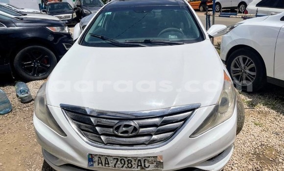 Dieundeu Occasion Hyundai Sonata White Auto in Dakar in Dakar Dieundeu Occasion Hyundai Sonata White Auto in Dakar in Dakar
