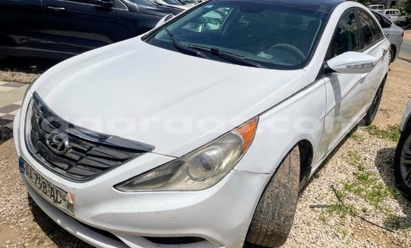 Dieundeu Occasion Hyundai Sonata White Auto in Dakar in Dakar Dieundeu Occasion Hyundai Sonata White Auto in Dakar in Dakar