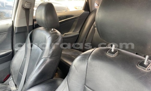 Dieundeu Occasion Hyundai Sonata White Auto in Dakar in Dakar Dieundeu Occasion Hyundai Sonata White Auto in Dakar in Dakar