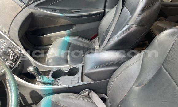 Dieundeu Occasion Hyundai Sonata White Auto in Dakar in Dakar Dieundeu Occasion Hyundai Sonata White Auto in Dakar in Dakar