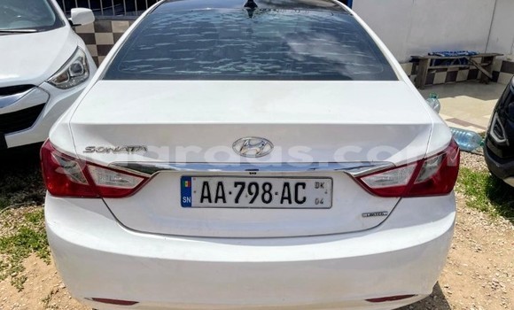 Dieundeu Occasion Hyundai Sonata White Auto in Dakar in Dakar Dieundeu Occasion Hyundai Sonata White Auto in Dakar in Dakar