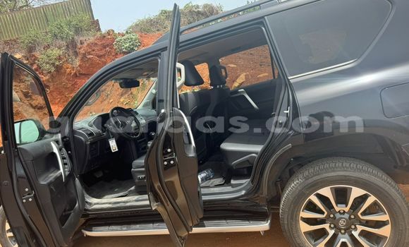 Acheter Occasion Voiture Toyota Prado Noir à Dakar, Dakar Acheter Occasion Voiture Toyota Prado Noir à Dakar, Dakar