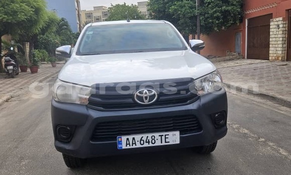 Dieundeu Occasion Toyota Hilux White Auto in Dakar in Dakar