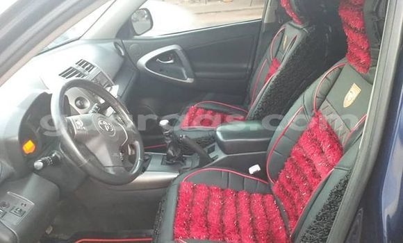 Dieundeu Occasion Toyota RAV4 Blue Auto in Dakar in Dakar Dieundeu Occasion Toyota RAV4 Blue Auto in Dakar in Dakar