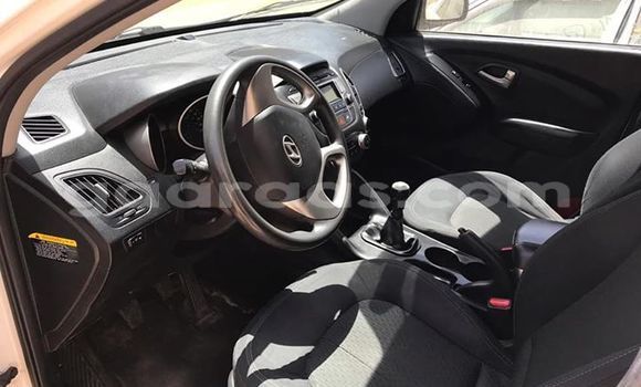 Dieundeu Occasion Hyundai Tucson White Auto in Dakar in Dakar Dieundeu Occasion Hyundai Tucson White Auto in Dakar in Dakar