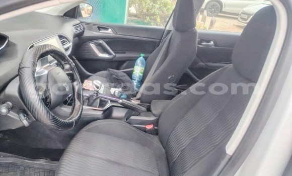 Dieundeu Occasion Peugeot 308 White Auto in Dakar in Dakar Dieundeu Occasion Peugeot 308 White Auto in Dakar in Dakar