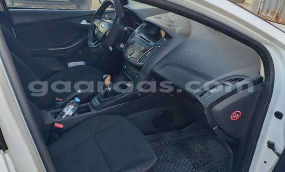 Buy Used Ford Focus (North America) White Car in Dakar in Dakar Buy Used Ford Focus (North America) White Car in Dakar in Dakar