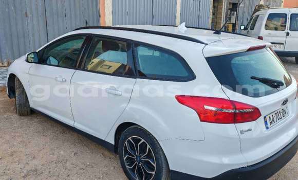 Buy Used Ford Focus (North America) White Car in Dakar in Dakar Buy Used Ford Focus (North America) White Car in Dakar in Dakar