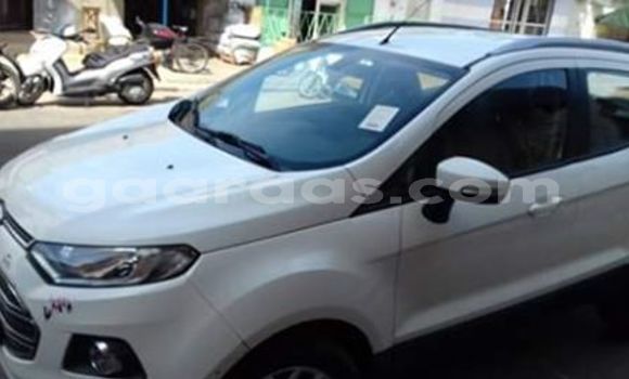 Buy Used Ford EcoSport White Car in Dakar in Dakar Buy Used Ford EcoSport White Car in Dakar in Dakar