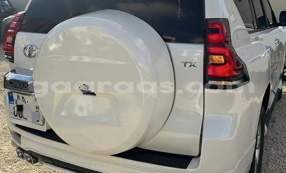 Acheter Occasion Voiture Toyota Land Cruiser Prado Blanc à Dakar, Dakar Acheter Occasion Voiture Toyota Land Cruiser Prado Blanc à Dakar, Dakar