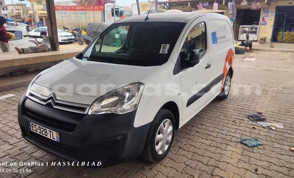 Dieundeu Occasion Peugeot Partner White Auto in Dakar in Dakar Dieundeu Occasion Peugeot Partner White Auto in Dakar in Dakar