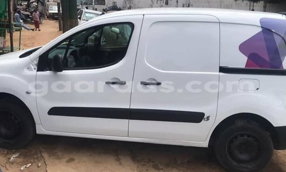 Acheter Occasion Voiture Citroen Berlingo Blanc à Dakar, Dakar Acheter Occasion Voiture Citroen Berlingo Blanc à Dakar, Dakar