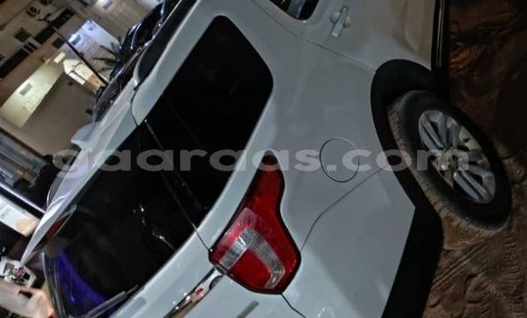 Buy Used Ford Explorer White Car in Dakar in Dakar Buy Used Ford Explorer White Car in Dakar in Dakar